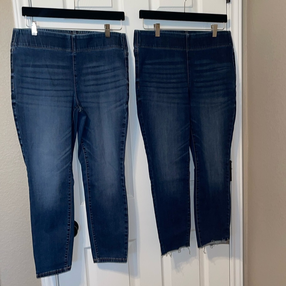2 Pair Simply Vera Wang Jeans Bundle!
